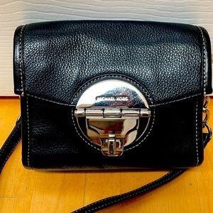 Small crossbody MICHAEL KORS pebbled BLACK w/silver hardware - MINT CONDITION